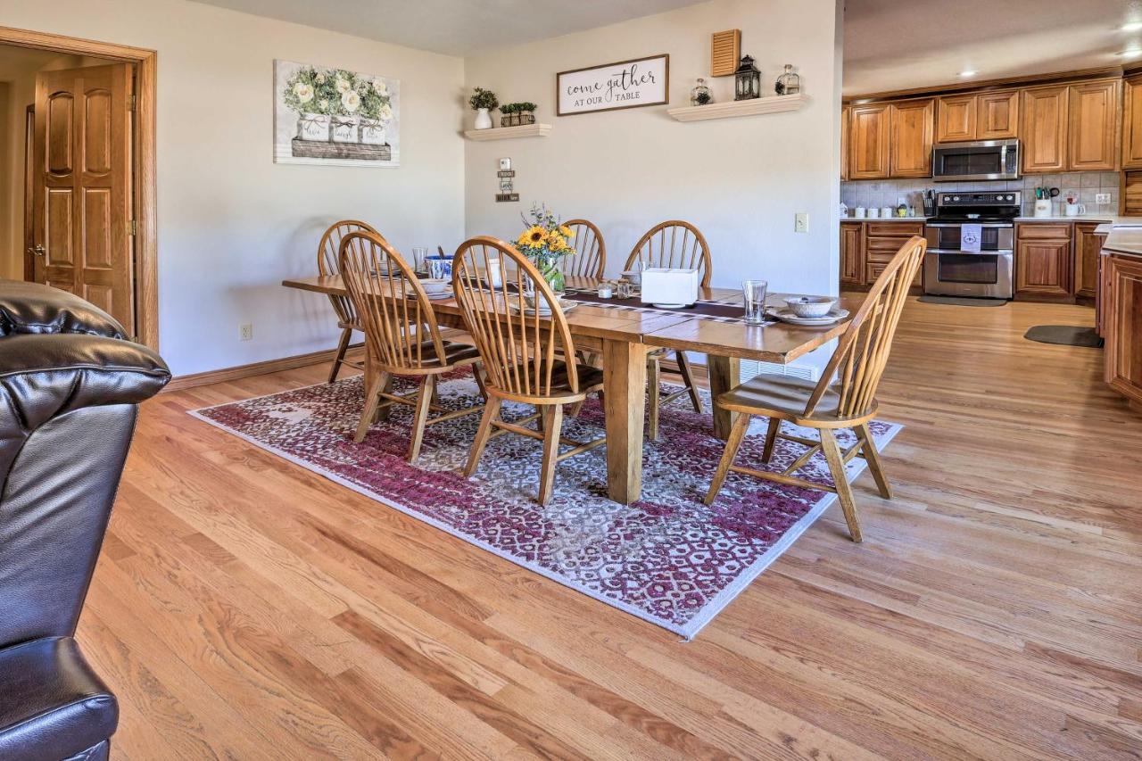 Welcoming Canon City Abode - Walk To River! エクステリア 写真